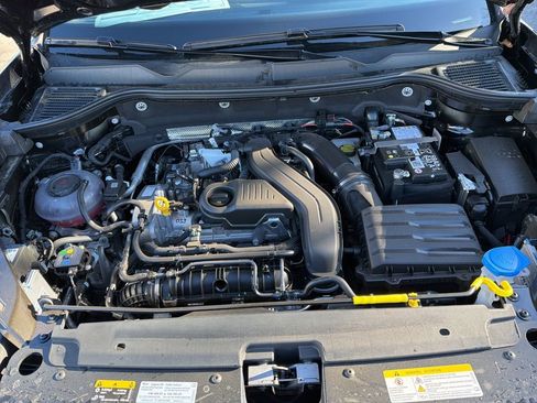 New 2025 Volkswagen Taos SE image 24