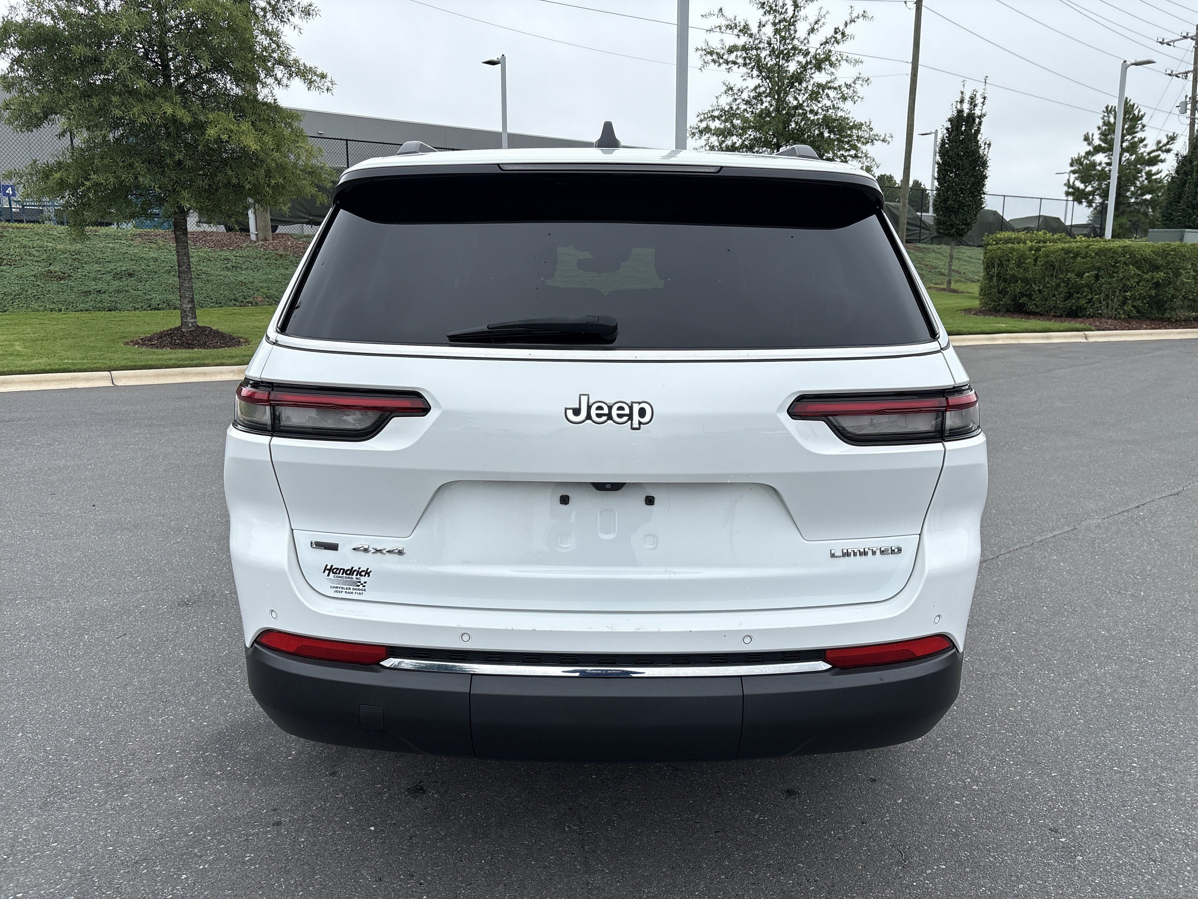 Used 2022 Jeep Grand Cherokee L Limited AWD/4WD image 8
