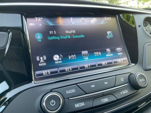 Used 2018 Buick Envision Essence image 18