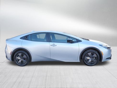 Certified 2025 Toyota Prius LE image 9