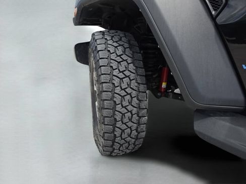 Used 2024 Jeep Wrangler Unlimited Rubicon 4xe AWD/4WD image 38