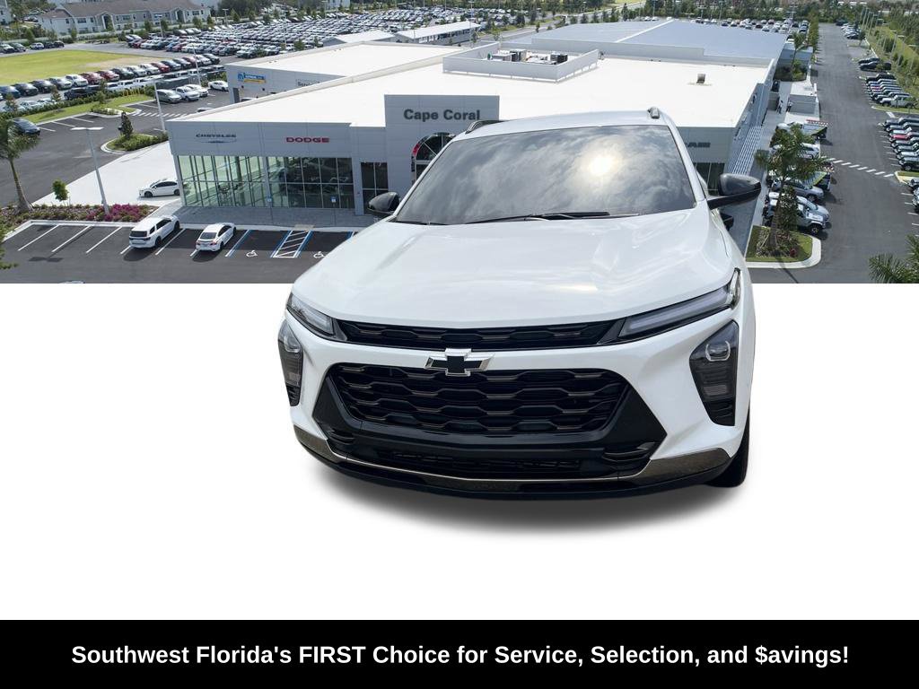 Used 2025 Chevrolet Trax ACTIV w/ Driver Confidence Package FWD image 2
