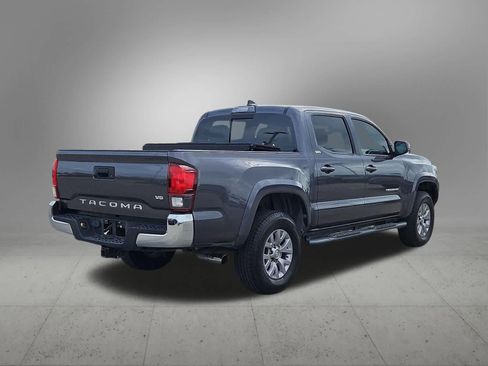 Used 2018 Toyota Tacoma SR5 image 6