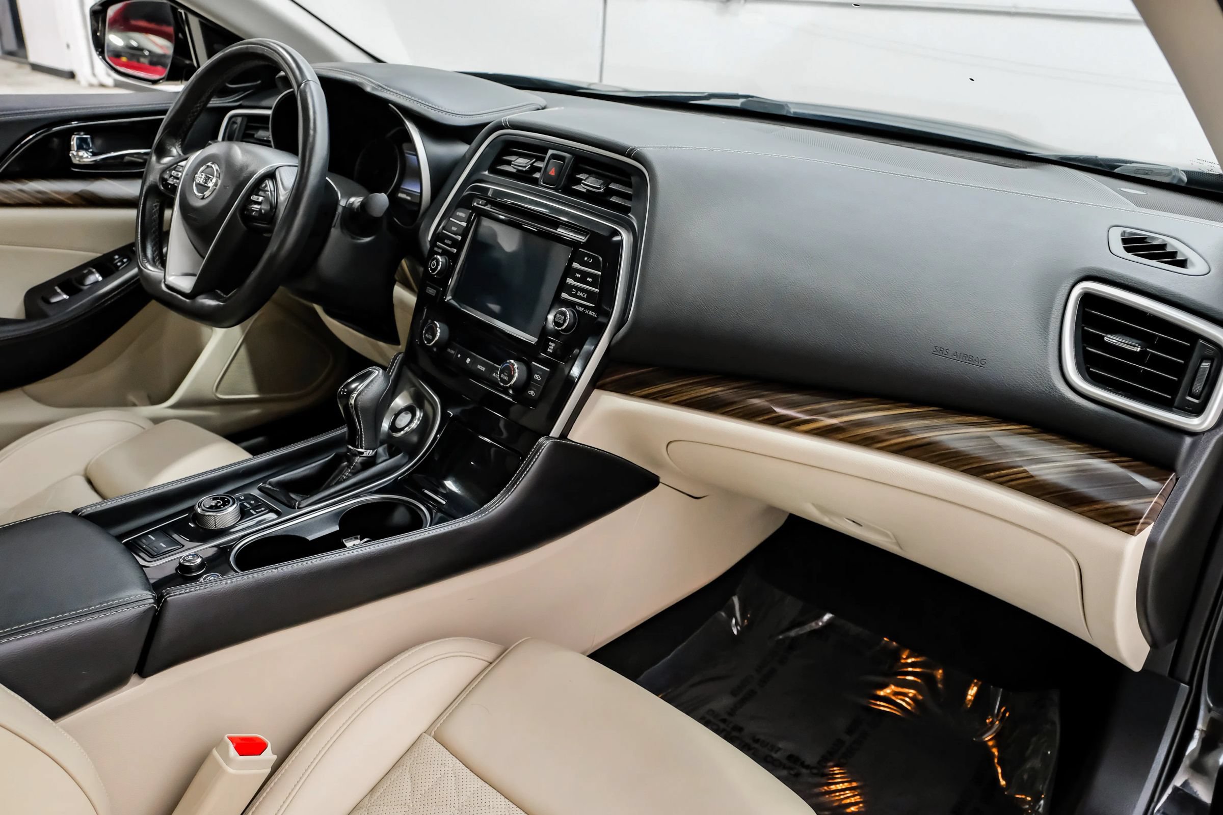 Used 2016 Nissan Maxima Platinum FWD image 11
