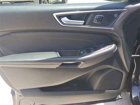 Used 2022 Ford Edge Titanium image 18