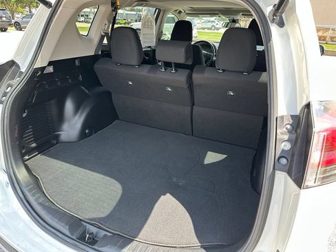 Used 2018 Toyota RAV4 XLE FWD image 26