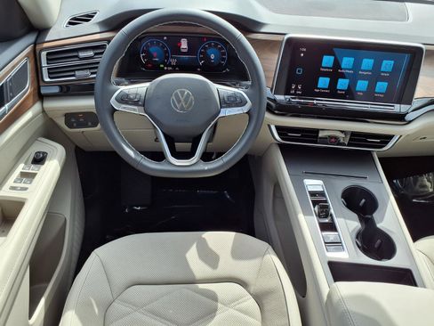 New 2026 Volkswagen Atlas SE image 14