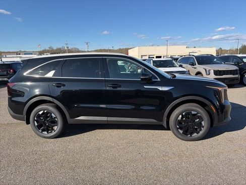 New 2026 Kia Sorento S AWD/4WD image 2
