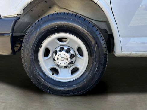 Used 2016 Chevrolet Express 2500 Extended RWD image 29
