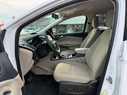 Used 2018 Ford Escape SE FWD image 12