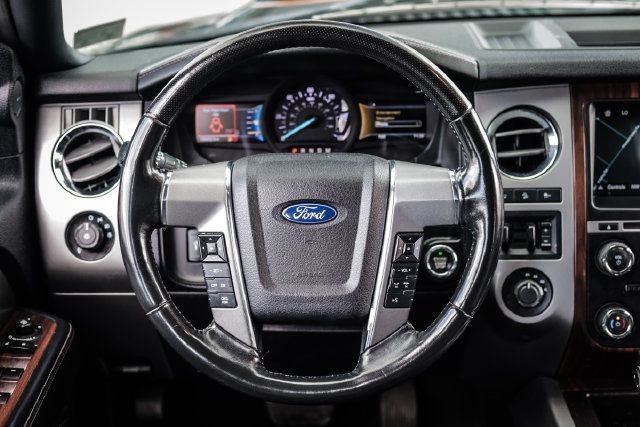 Used 2017 Ford Expedition Platinum AWD/4WD image 28