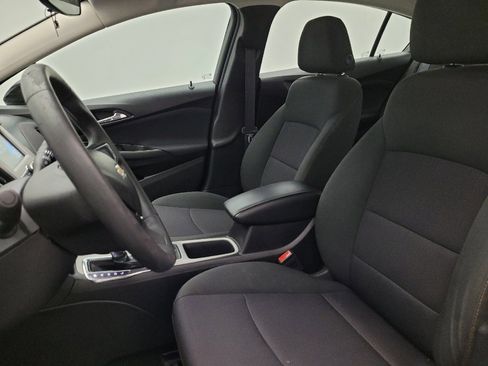 Used 2017 Chevrolet Cruze LS FWD image 17