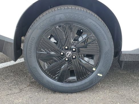 New 2025 Nissan Murano SV image 5