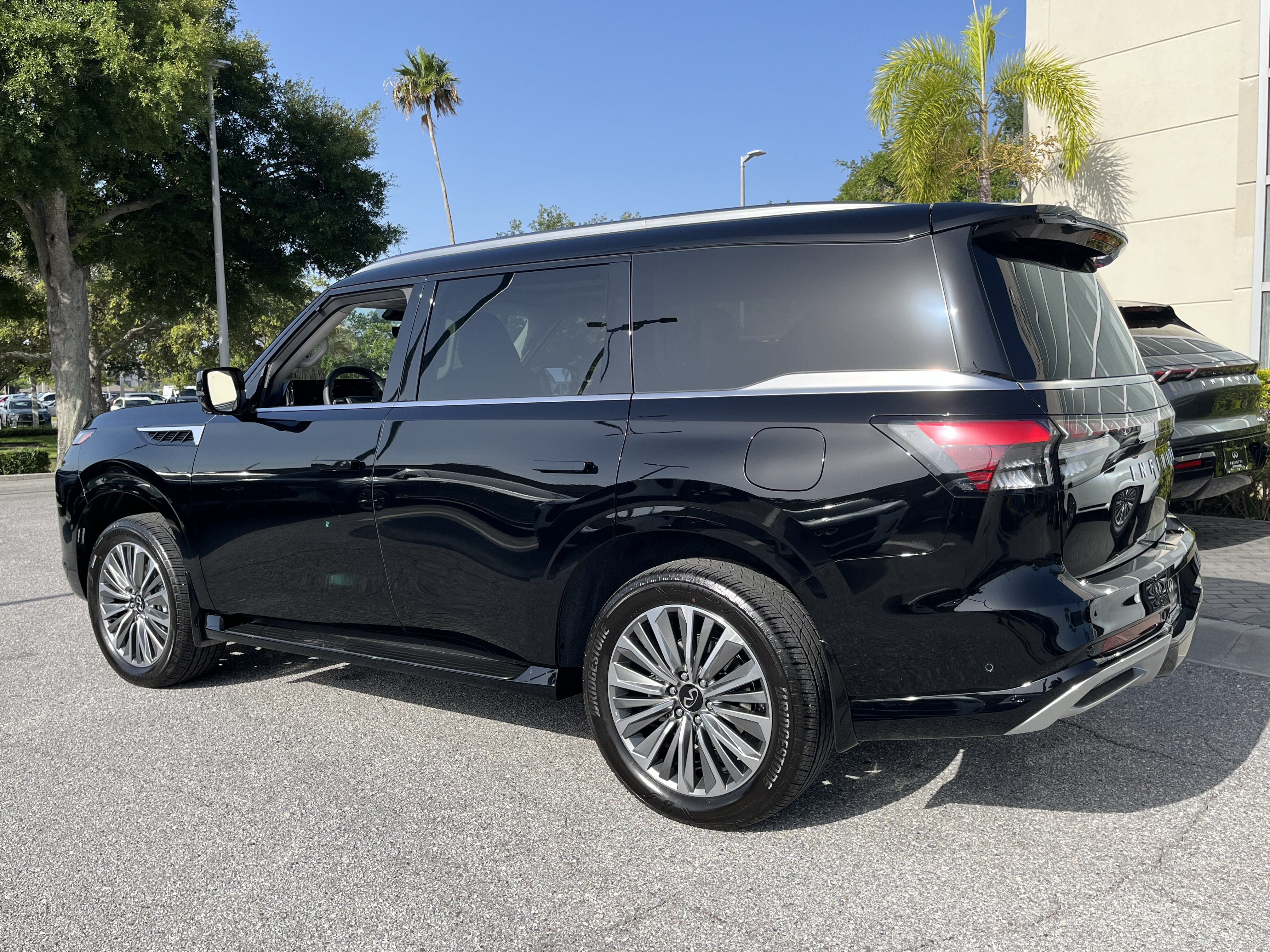 Certified 2026 INFINITI QX80 Luxe w/ Cargo Package AWD/4WD image 6