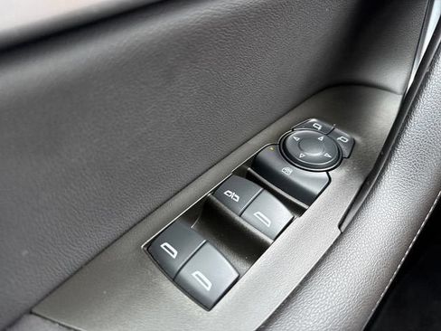 Used 2024 Chevrolet Blazer LT FWD image 29