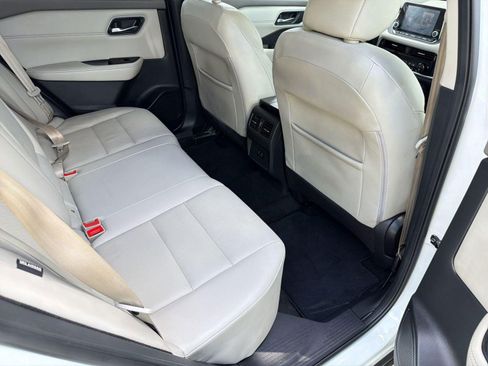 Used 2021 Nissan Rogue SV w/ Premium Package image 30