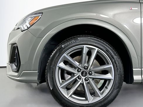 Used 2025 Audi Q3 2.0T Premium w/ Black Optic Sport Package image 12