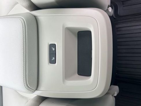 Certified 2023 Volvo XC60 B5 Plus w/ Climate Package image 20