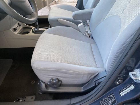 Used 2010 Hyundai Accent GLS FWD image 21