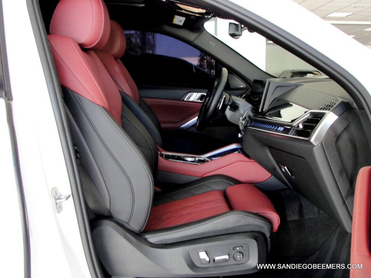 Used 2024 BMW X6 xDrive40i w/ M Sport Professional Package AWD/4WD image 8