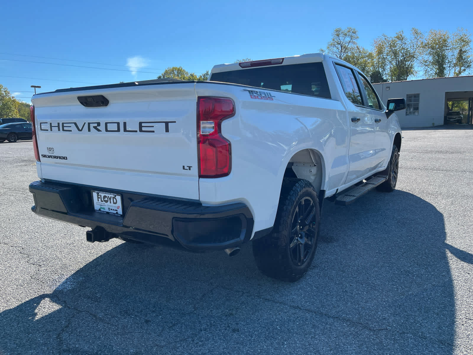 Used 2024 Chevrolet Silverado 1500 LT Trail Boss w/ LPO, Dark Essentials Package AWD/4WD image 3