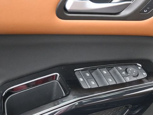 New 2026 Nissan Pathfinder Platinum image 17