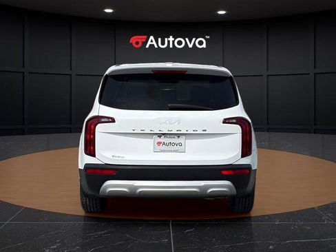 Used 2022 Kia Telluride LX image 4