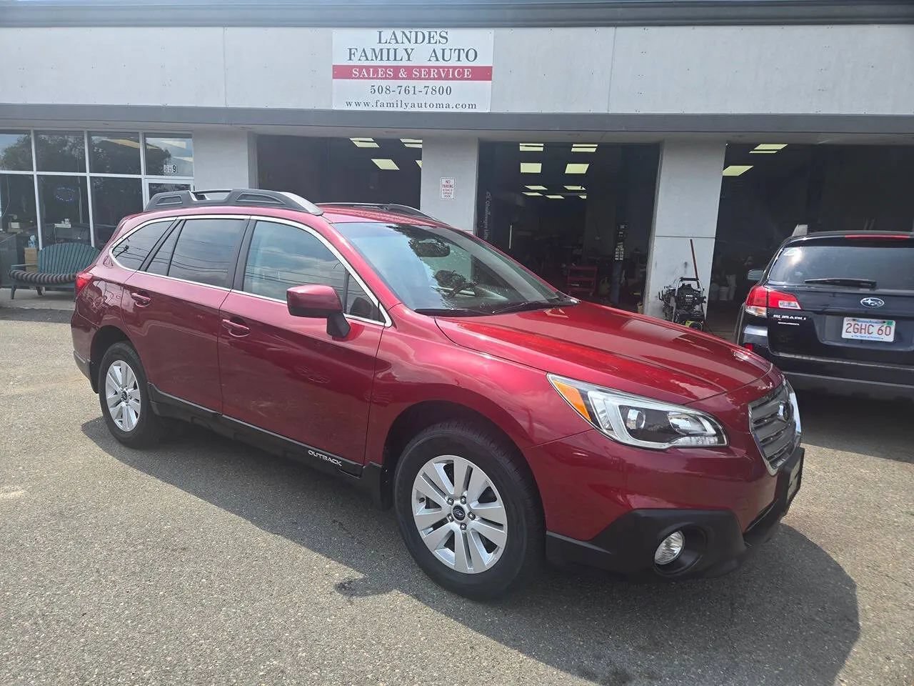 Used 2015 Subaru Outback 2.5i Premium AWD/4WD image 1