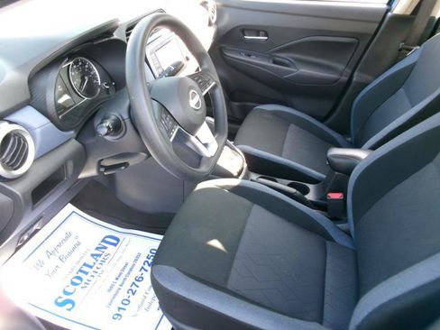 Used 2024 Nissan Versa SV FWD image 13