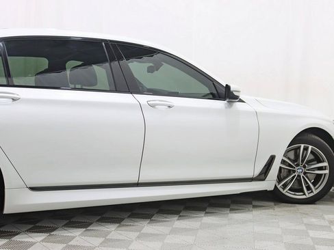 Used 2019 BMW 750i xDrive 750i xDrive w/ M Sport Package image 11