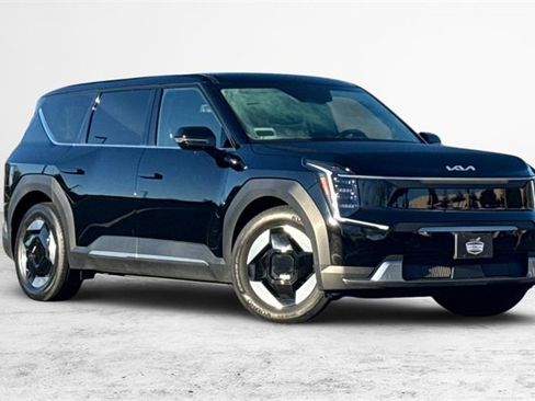 Certified 2024 Kia EV9 Light Long Range image 2