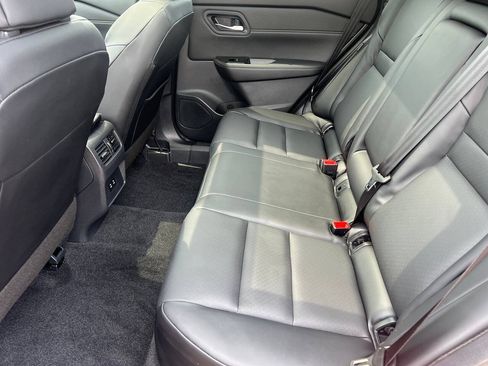Used 2025 Nissan Rogue SV w/ SV Premium Package AWD/4WD image 11