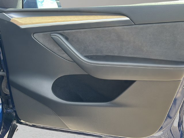 Used 2023 Tesla Model Y Long Range AWD/4WD image 9