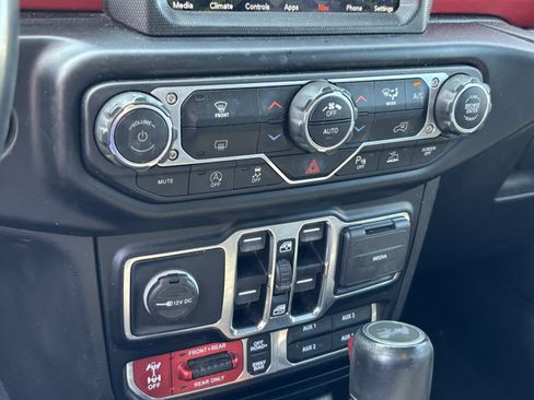 Used 2021 Jeep Wrangler Unlimited Rubicon AWD/4WD image 29