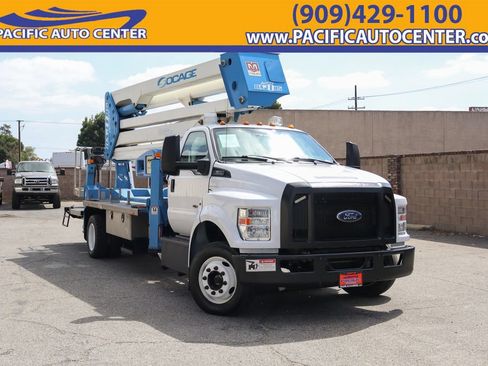 Used 2019 Ford F650 2WD Regular Cab Super Duty image 1