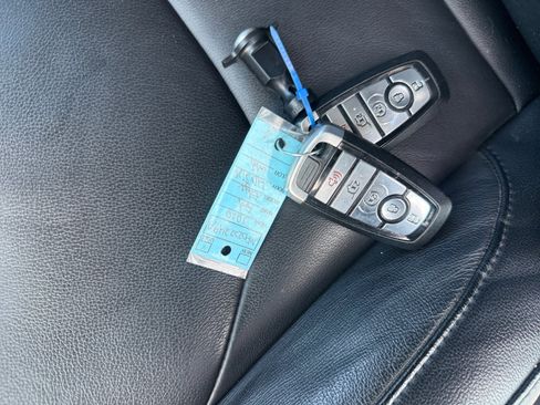 Certified 2020 Ford Edge Titanium image 32