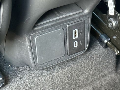 Used 2023 Buick Encore GX Select w/ Experience Buick Package FWD image 27