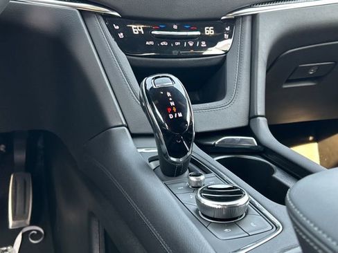New 2026 Cadillac XT5 Sportv w/ LPO, Onyx Lite Package image 16