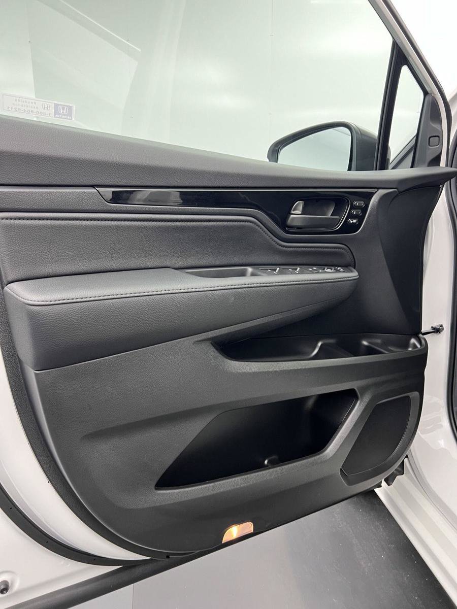 Certified 2026 Honda Odyssey Touring image 29