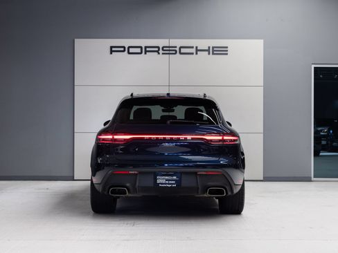 Certified 2023 Porsche Macan AWD/4WD image 6
