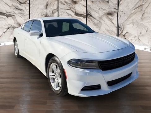 Used 2019 Dodge Charger SXT RWD image 1