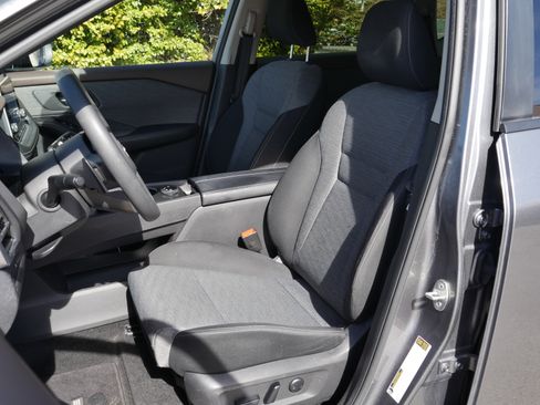 Certified 2023 Nissan Rogue SV image 28