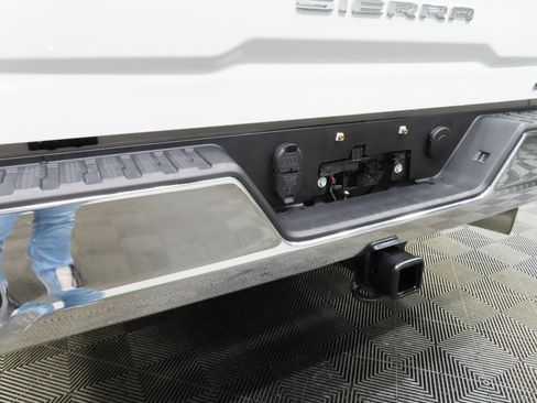 Used 2025 GMC Sierra 2500 SLE image 39