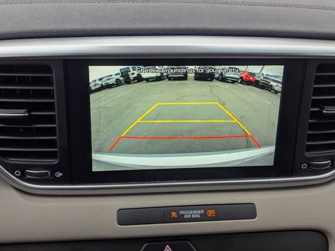 Used 2020 Kia Sportage LX image 16