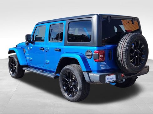 Used 2022 Jeep Wrangler Unlimited Sahara w/ Cold Weather Group image 3