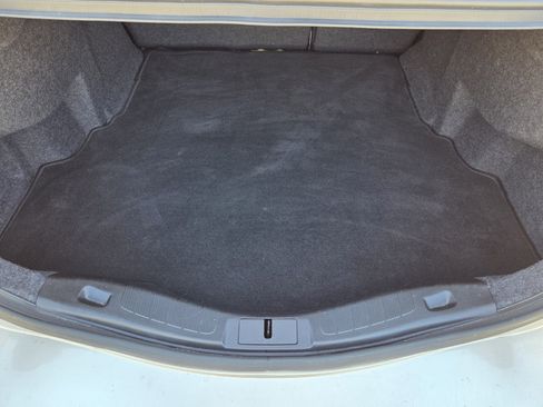 Used 2018 Ford Fusion SE w/ Fusion SE Technology Package image 9