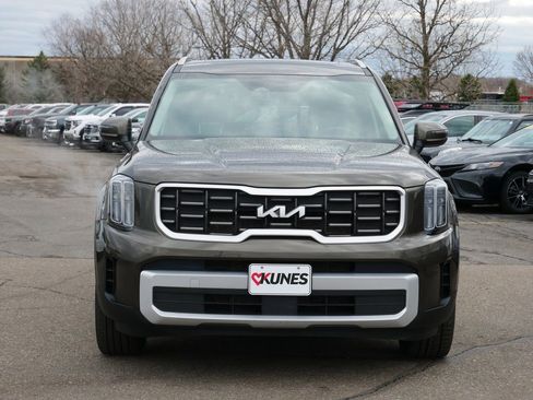 Used 2025 Kia Telluride S image 2