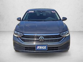 Used 2024 Volkswagen Jetta SE video 2