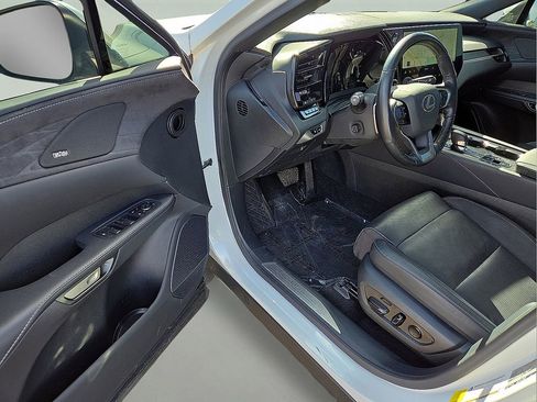 Used 2024 Lexus RX 450h AWD w/ Luxury Package image 22