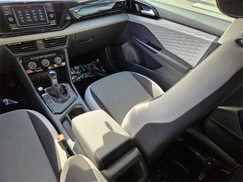 Used 2023 Volkswagen Taos S image 17